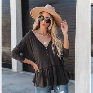 New worn once be playful button down knit top